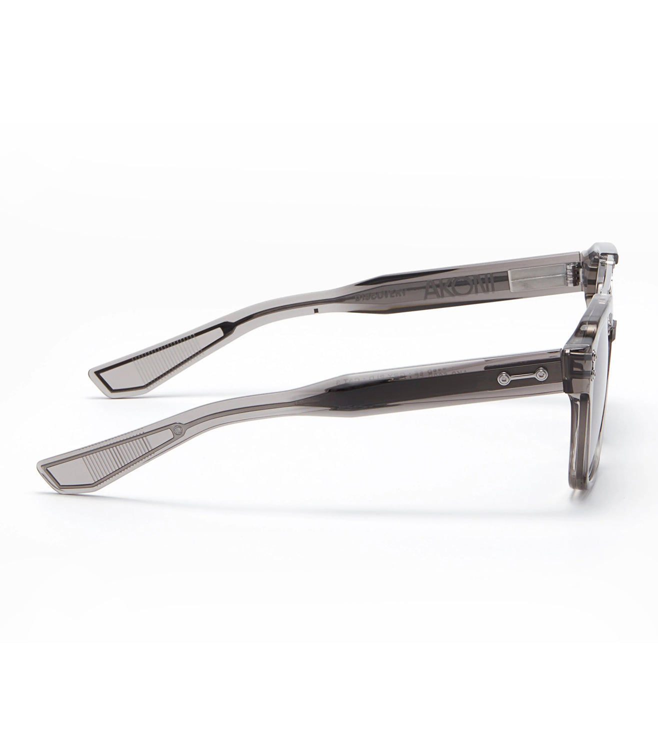 Akoni Men Dark Grey Gradient Navigator Sunglasses